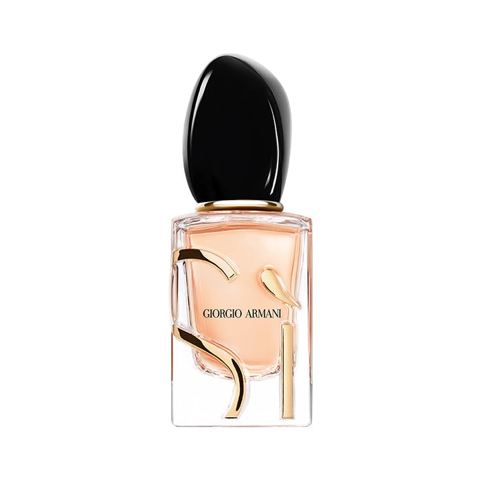 <title></title>
<p>Giorgio Armani S&igrave; perfume for women is a modern, elegant scent. The floral notes are intense but delicate simultaneously. It&rsquo;s an irresistible combination of strength and a timeless classic.</p>

<p>Fragrance Family: Floral</p>

<p>Top Notes: Bergamot, Cassis Nectar, Mandarin Oil<br />
Heart Notes: Neroli, Jasmine, Rose<br />
Base Notes: Vanilla, Patchouli, Woody notes</p>

<p>Gender: Female</p>
