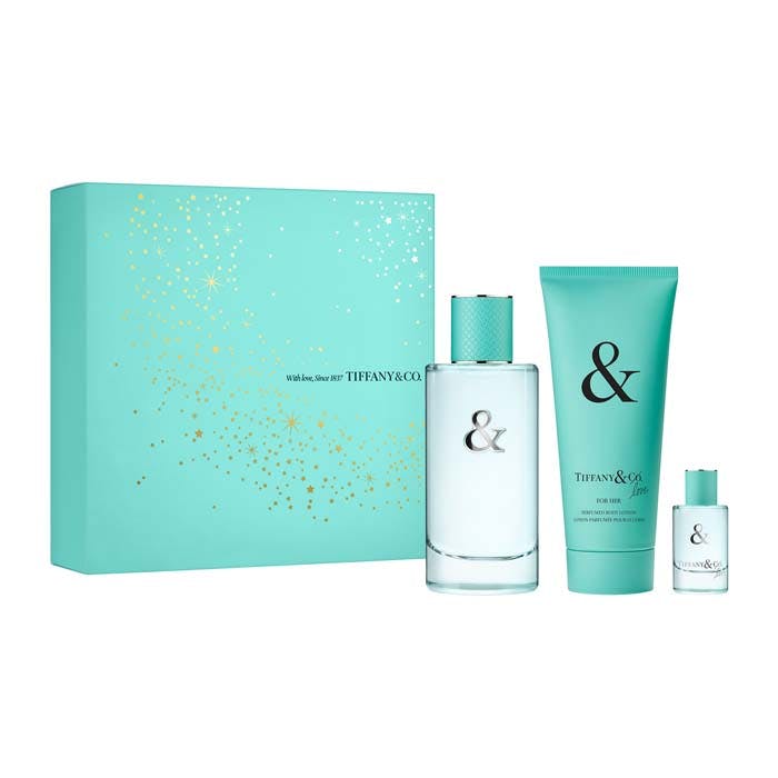<html>
<head>
	<title></title>
</head>
<body>
<p>Eau De Parfum Gift Set</p>
</body>
</html>

