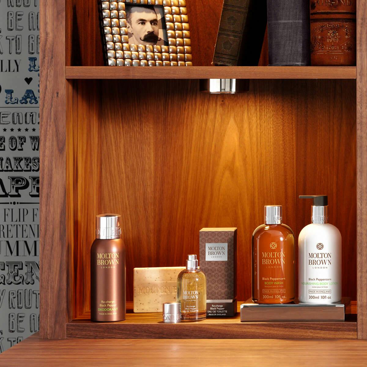 Molton Brown Molton Brown Black Peppercorn Body Wash 300ml The