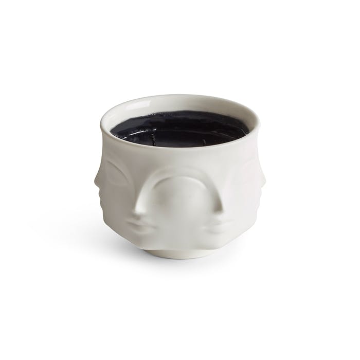 <p>Muse Noir Ceramic Candle</p>
