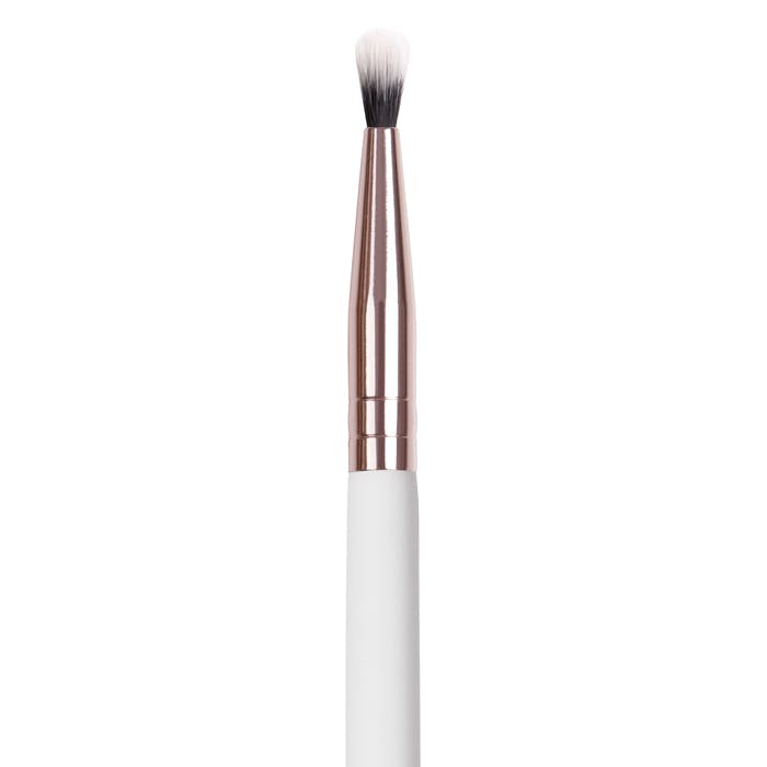 INGLOT Feather Luxe Define & Glow Fan Brush 204