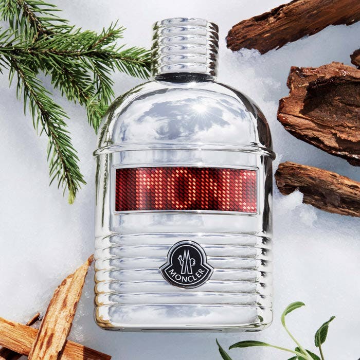 Moncler store discount smell